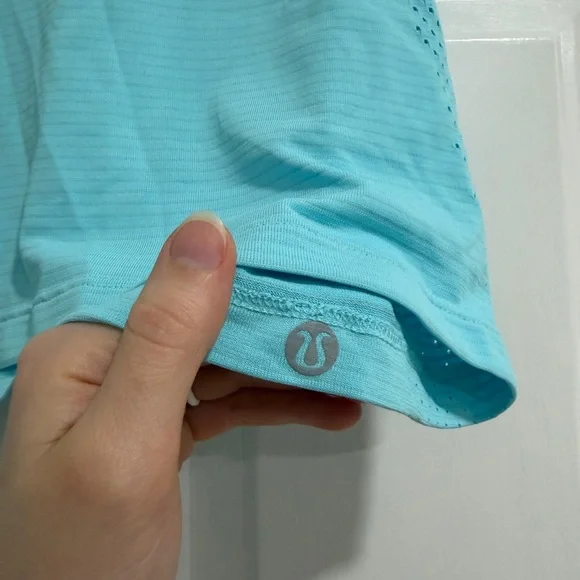 Lululemon Train to Be Tank Top in Cyan Blue - Size 4 *Hemmed* - Picture 4 of 9